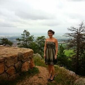 Meet your Posher, Loni